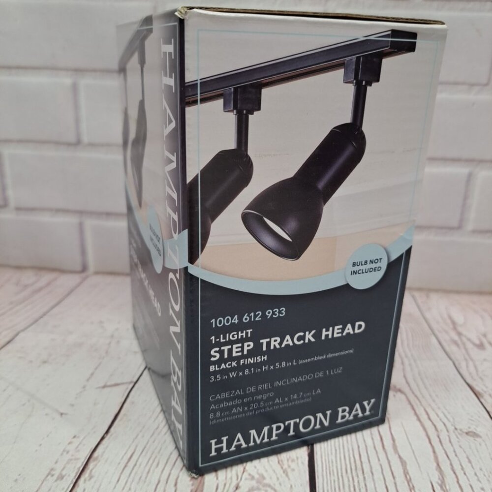 Hampton Bay 1-Light Black FInish Step Track Lighting Head  R20/PAR20 - Picture 2 of 6